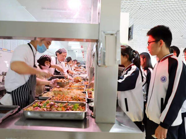 食堂承包：怎么注重食品安全，吃上放心飯菜？